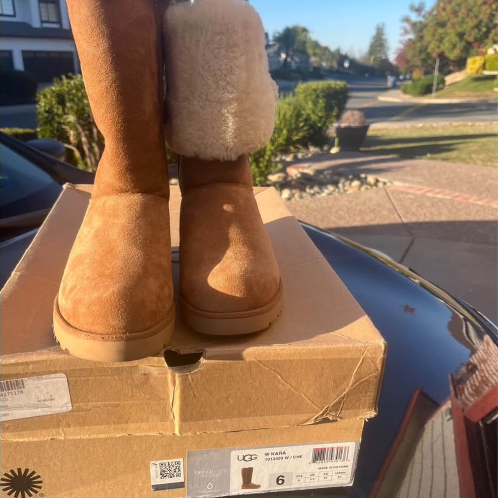 UGG Chestnut Boots with White Fur